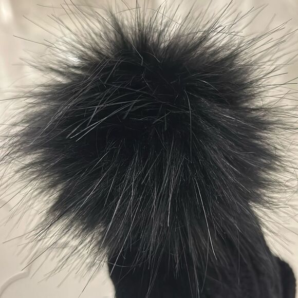 Women’s Black Twisted Beanie Hat With Pom Poms, Knit Winter Hat - Picture 4 of 6